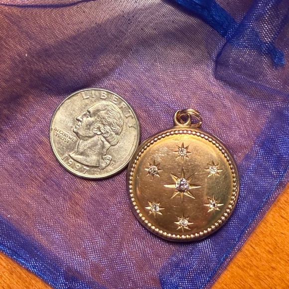 7 Diamond Star Locket, 10k Gold, Circa 1890s **SALE** - Picture 2 of 5